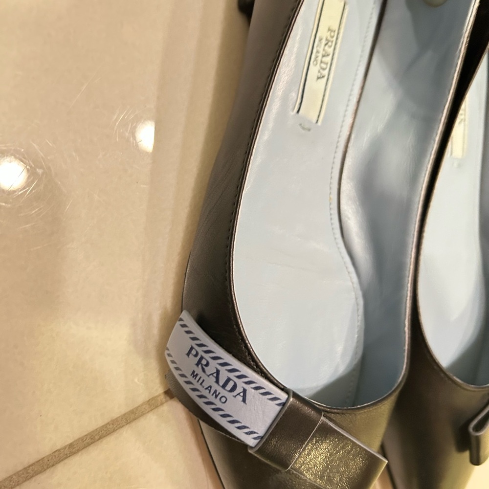 Prada black leather shoes - Picture 5 of 11